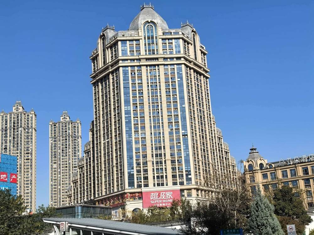 恒大中央广场外观图